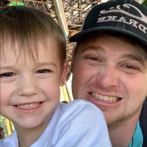 Meet your Posher, Dustin